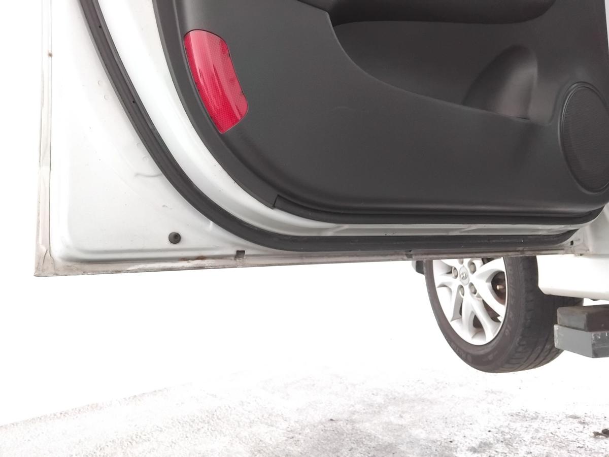 Hyundai i30 CW Kombi Tür vorn links Fahrertür weiss 7F BJ2010 tschechische Produktion