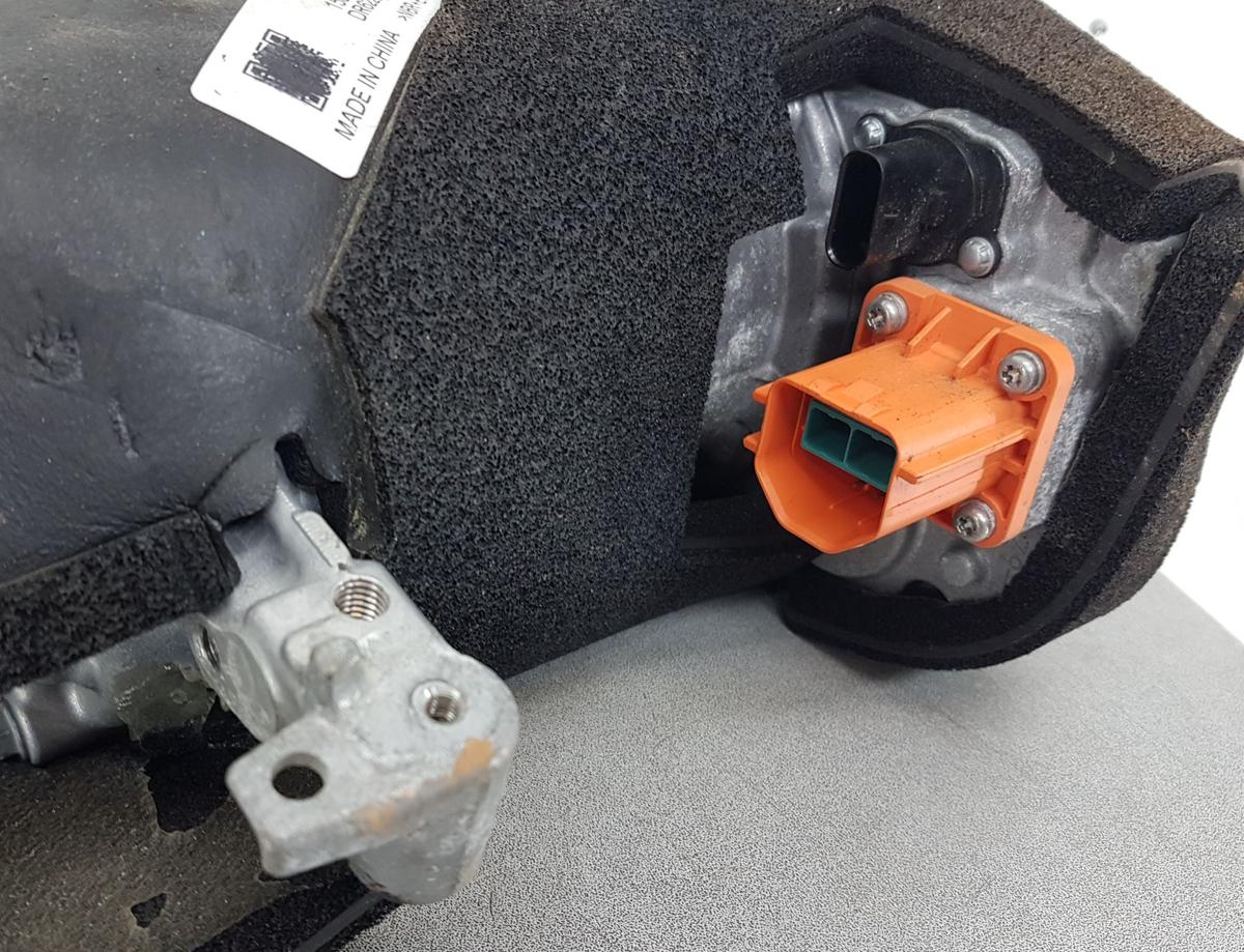 Tesla Model Y Klimakompressor Bj2022 1502213-00-C R1234yf