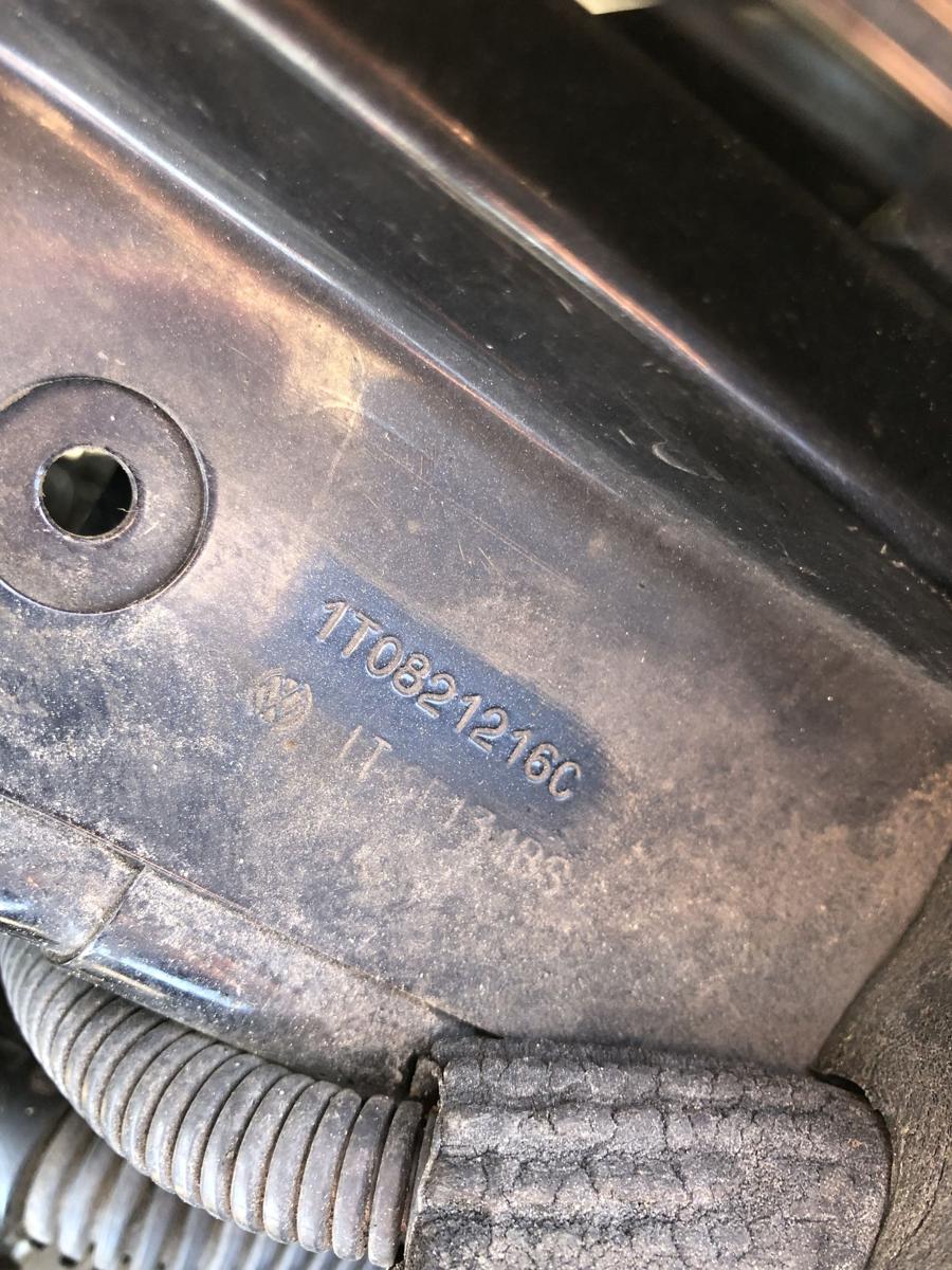 VW Touran 1T 1T1 Kotfl&uuml;gel vorn rechts Beifahrerseite LC9Z Black Magic Perl