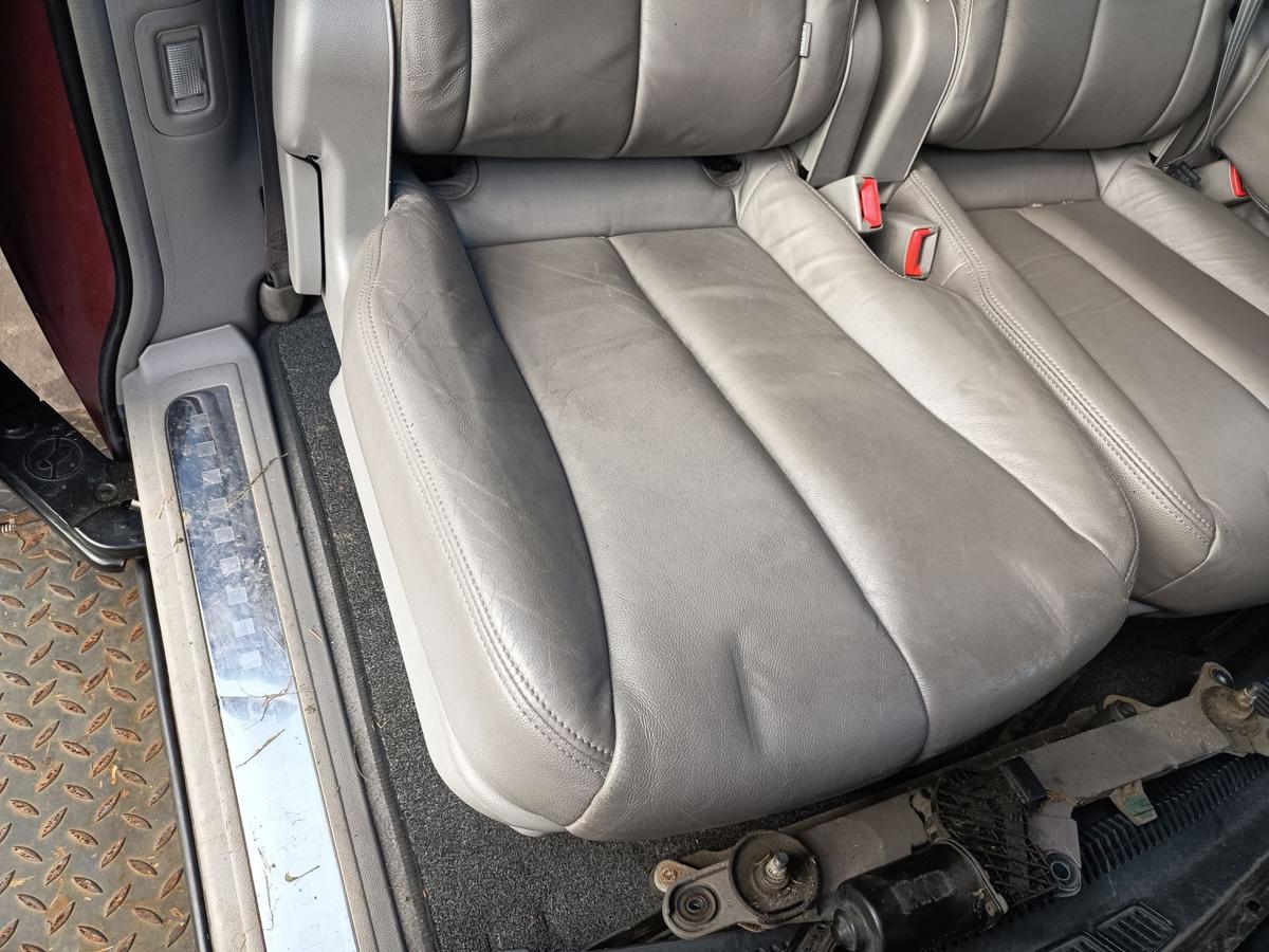 Kia Carnival III original Sitz Einzelsitz rechts 2 Reihe Leder Baujahr 2006