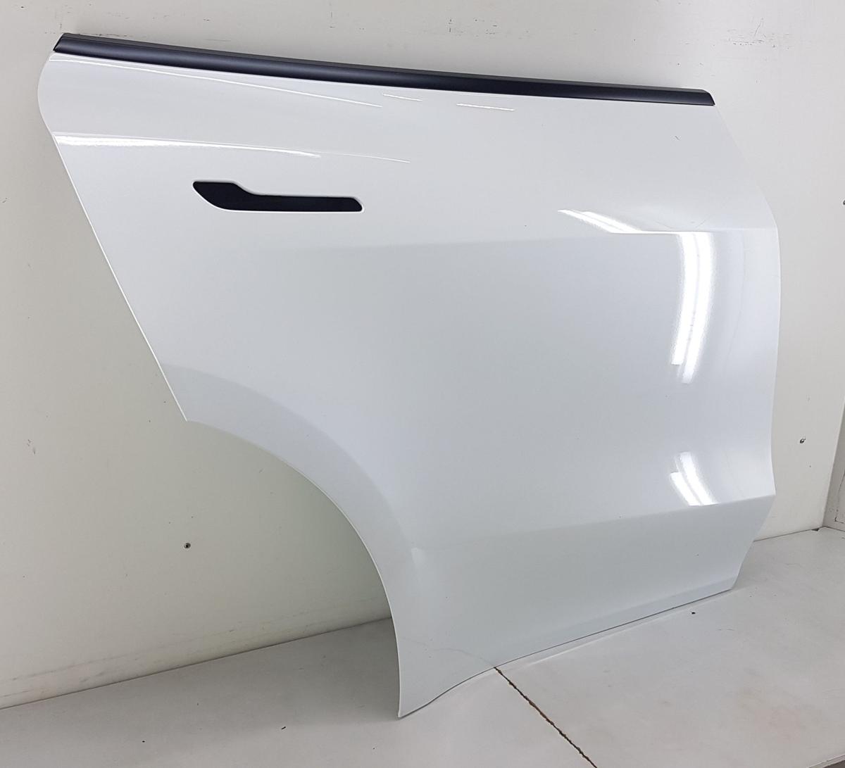Tesla Model Y T&uuml;r hinten rechts in PPSW White Water Pearl Bj22 Rohbaut&uuml;r