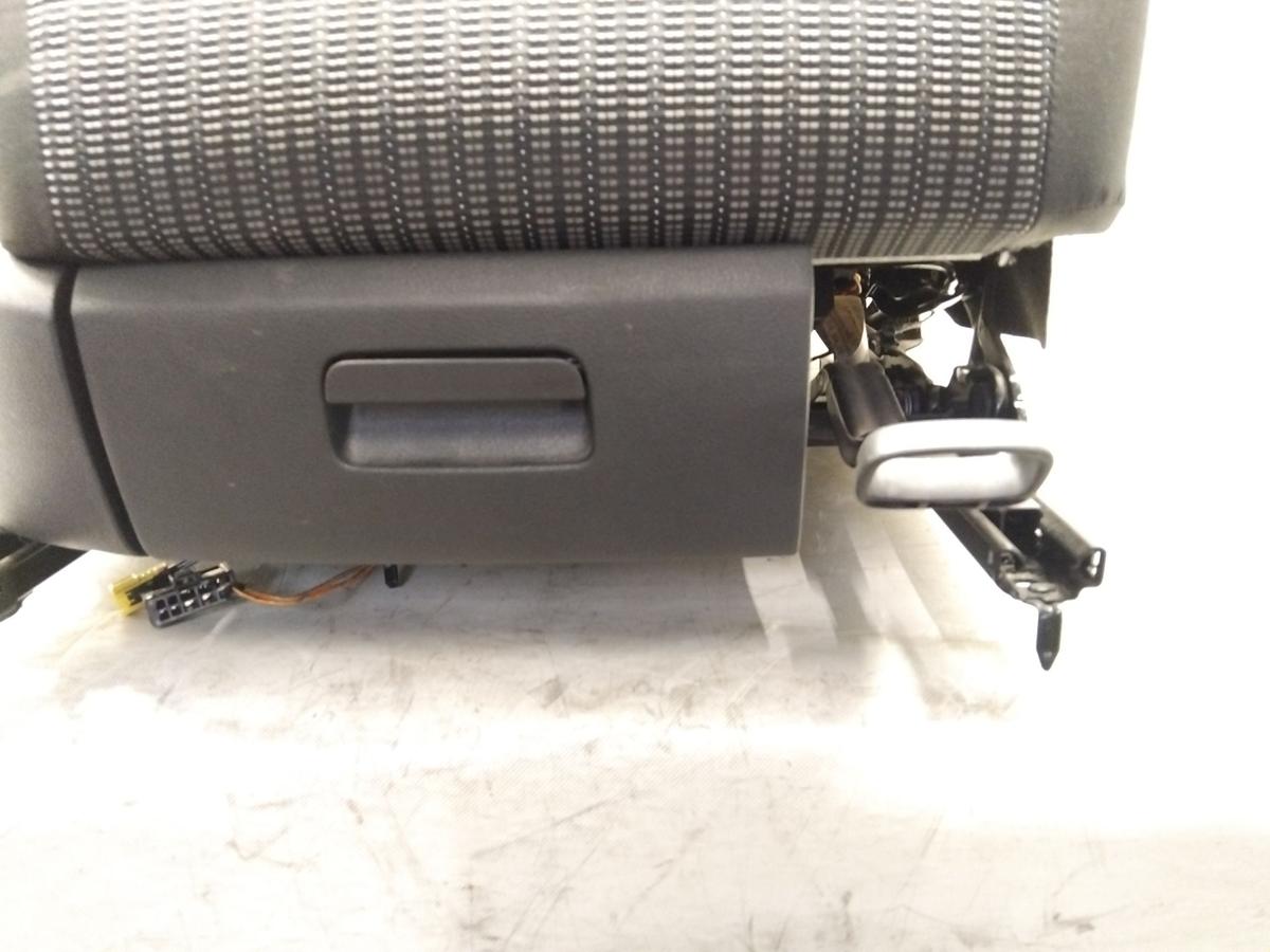 Seat Alhambra 7N Sitz vorn rechts Beifahrersitz beheizt titanschwarz Bj.2015