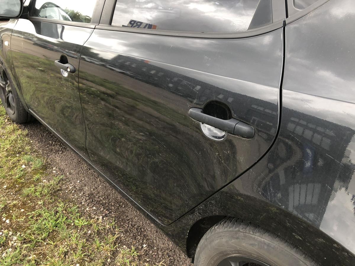 Hyundai i30 FD Tür hinten links Fondtür im Rohbau vom 5trg 9F Stone Black Perl