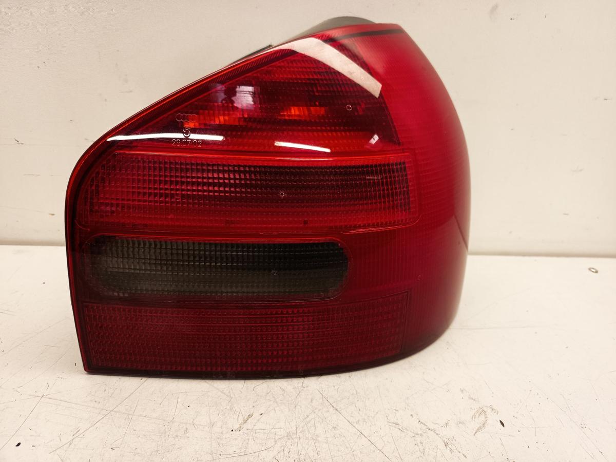 Audi A3 8L original Rückleuchte rechts Heck/Schluss/Licht Bj 1998