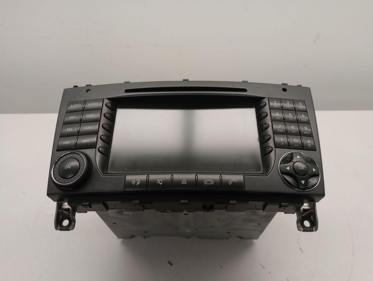 Mercedes Benz C-Klasse 203 orig Radio Navi GPS Bj 2005