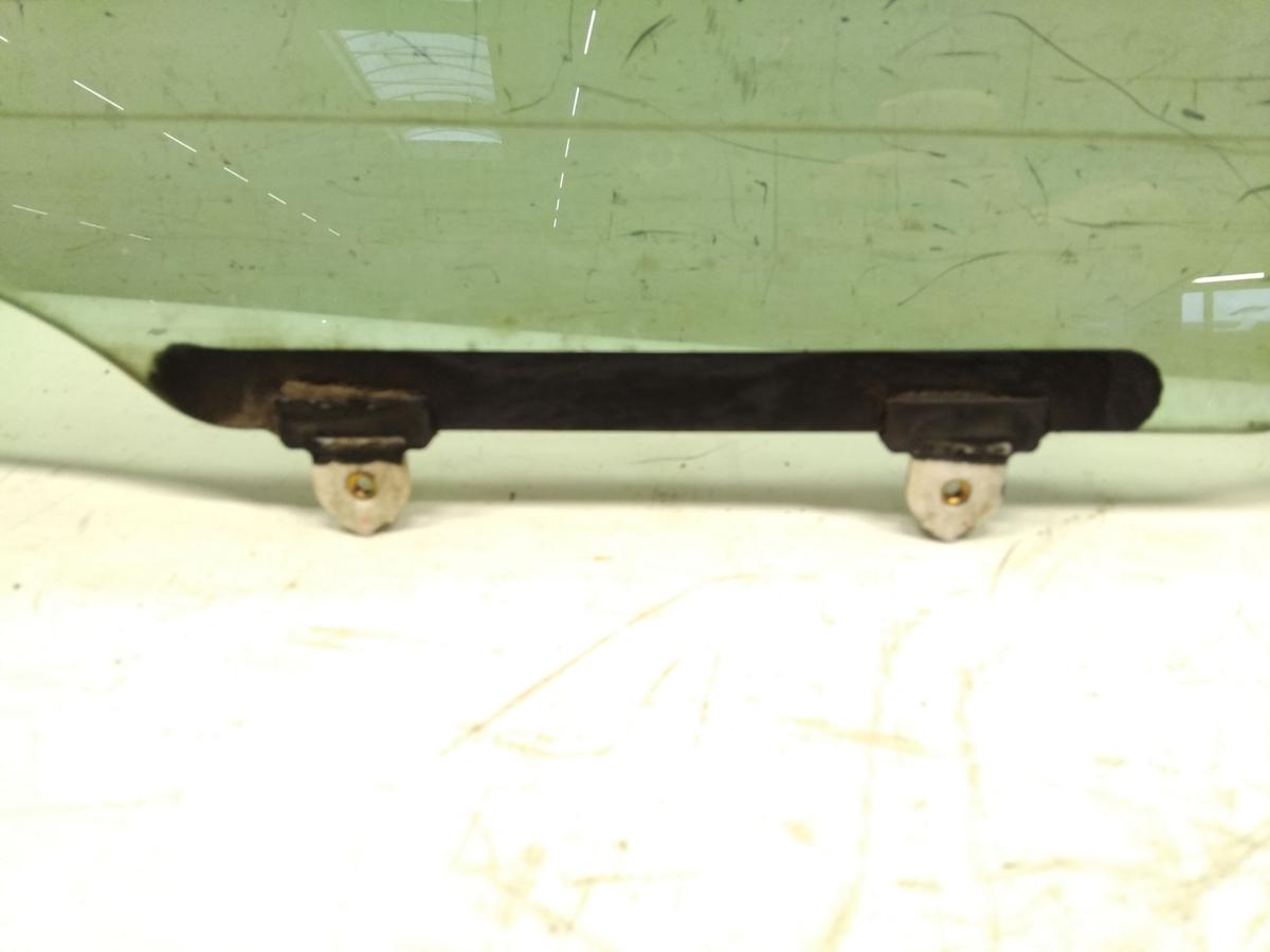 Toyota Avensis T22 original T&uuml;rscheibe vorn rechts gr&uuml;ncolor BJ2002