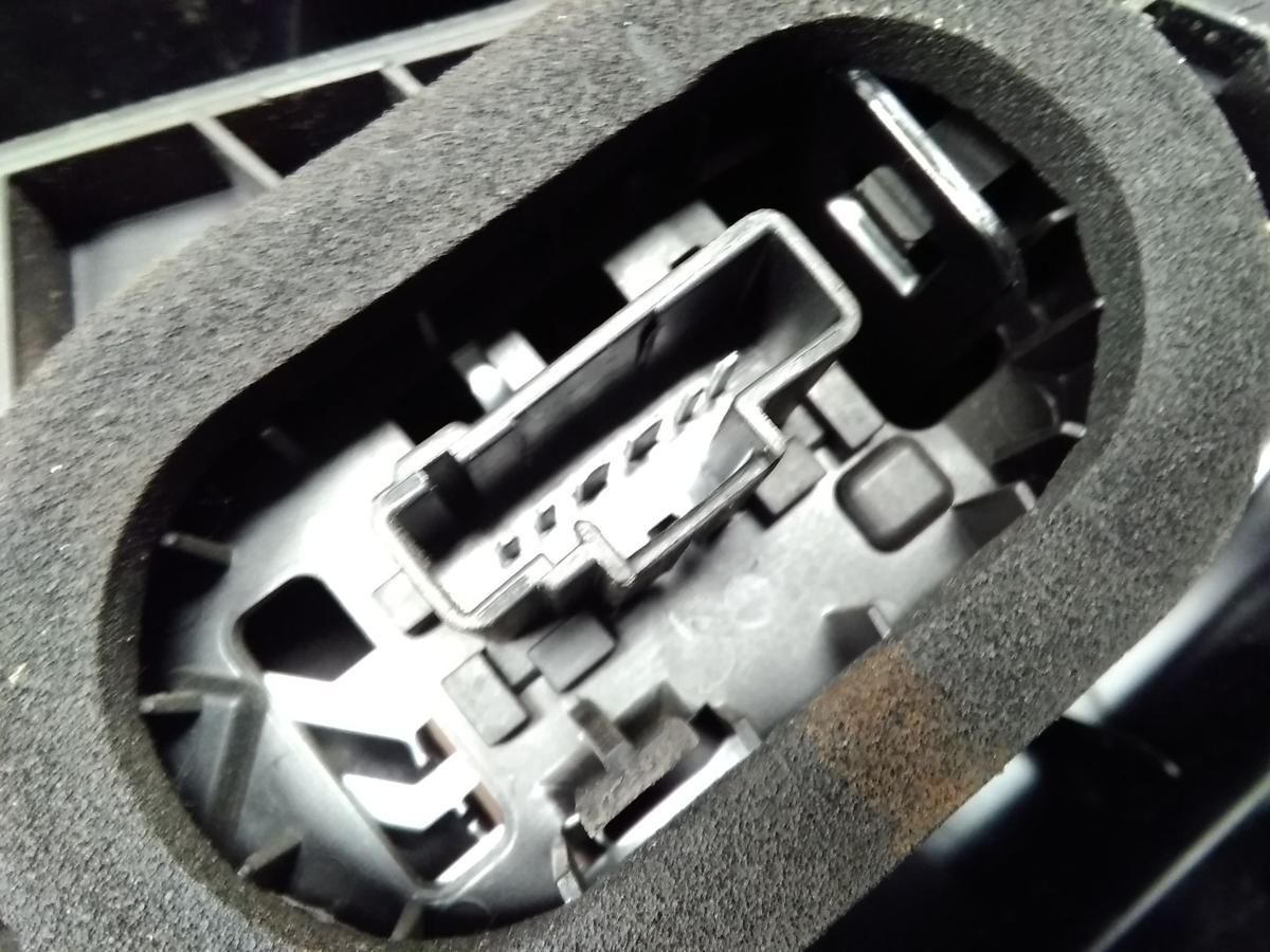 Opel Vivaro C original R&uuml;ckleuchte Heckleuchte rechts 9808243080 BJ2022