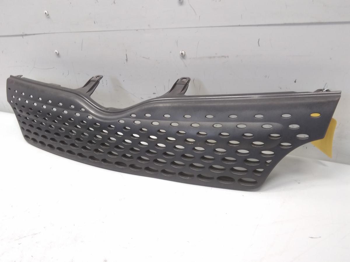 Toyota Yaris Verso original K&uuml;hlergrill grau BJ2000