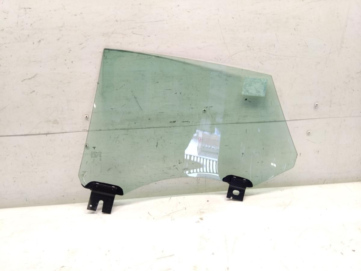 Tesla Model S T&uuml;rscheibe hinten rechts gr&uuml;ncolor Bj.2019