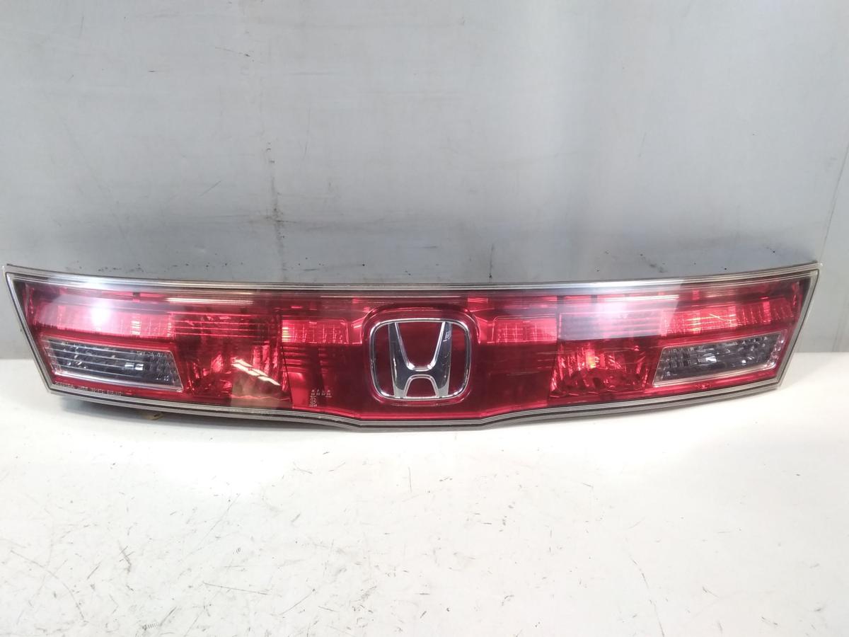 Honda Civic 8 FK1 orig R&uuml;ckleuchte Heckblende Mitte 5t&uuml;rig Vorfacelift BJ2008