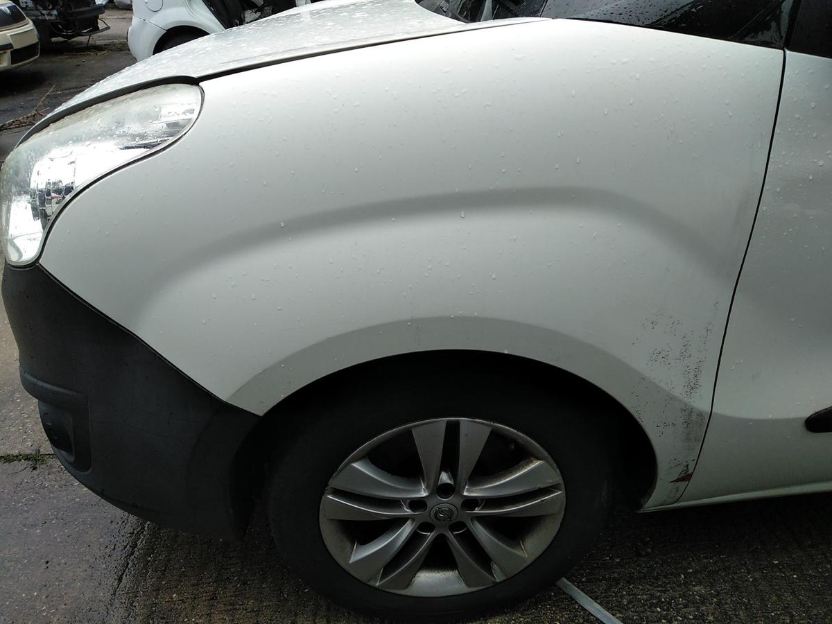 Opel Combo D original Kotflügel vorn links Bj.2014
