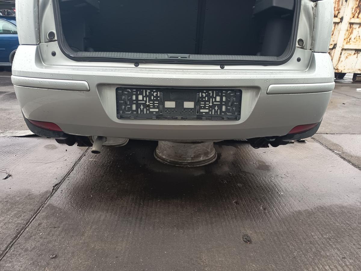Opel Corsa C 3-TRG Bj 2005 original Stoßfänger Stoßstange hinten Z157 Starsilber