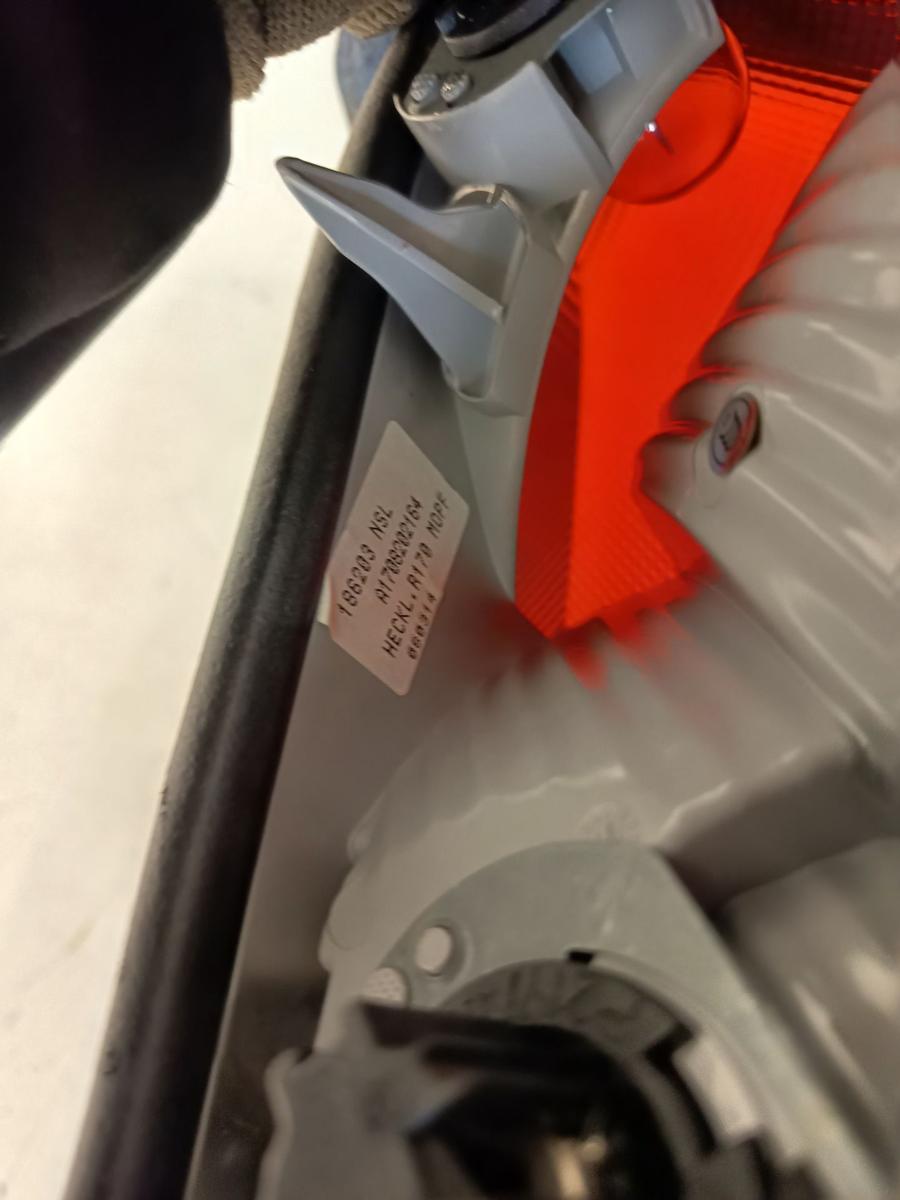 Mercedes SLK R170 Bj 2000 original R&uuml;ck-Schluss-Heckleuchte links