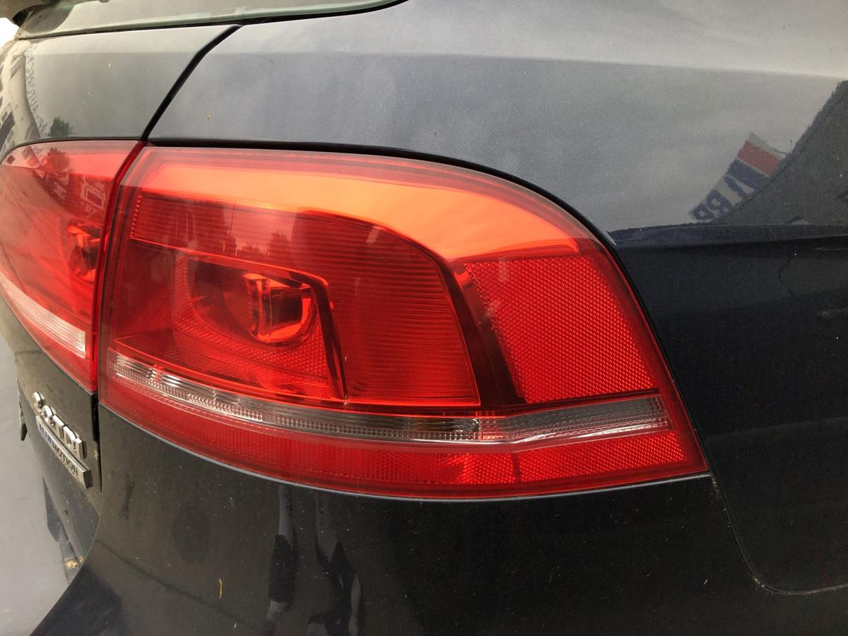 VW Passat 3C B7 Variant R&uuml;ckleuchte rechts au&szlig;en Ecke R&uuml;cklicht nicht LED
