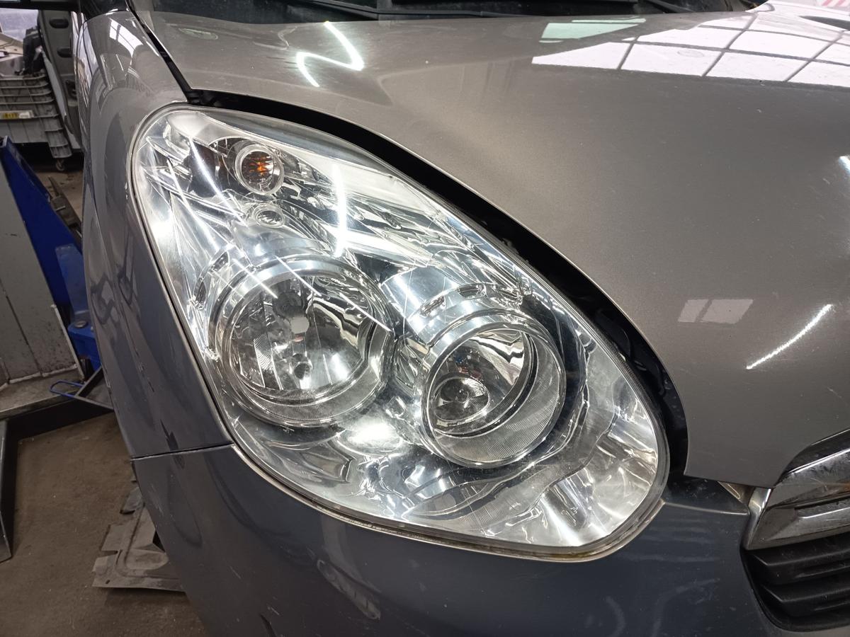 Opel Combo D original Scheinwerfer rechts Halogen Bj 2012