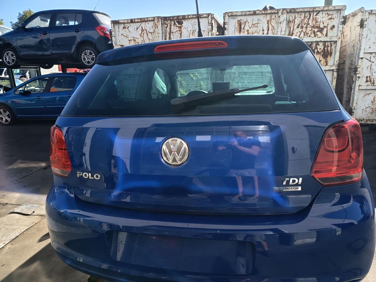 VW Polo 6R orig Heckklappe mit Scheibe Kofferraum LD5E Blau Bj 2011