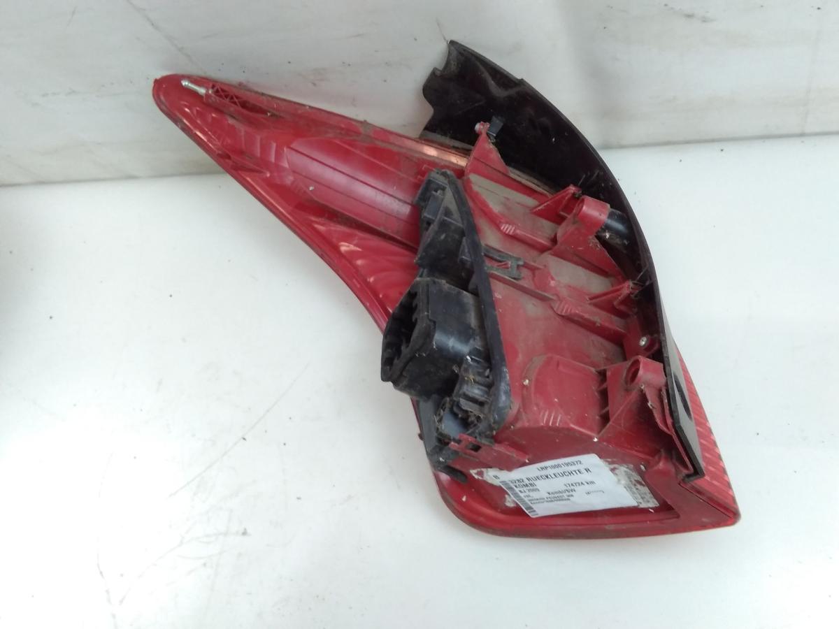Peugeot 308 SW Kombi original Rückleuchte Heckleuchte rechts Bj.2009