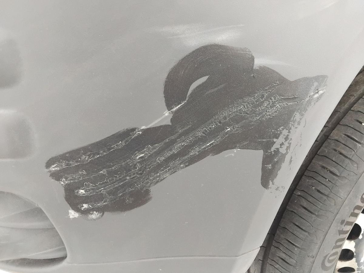 VW Caddy 2K orig Sto&szlig;f&auml;nger Sto&szlig;stange vorn dunkelgrau unlackiert BJ2009 Kratzer