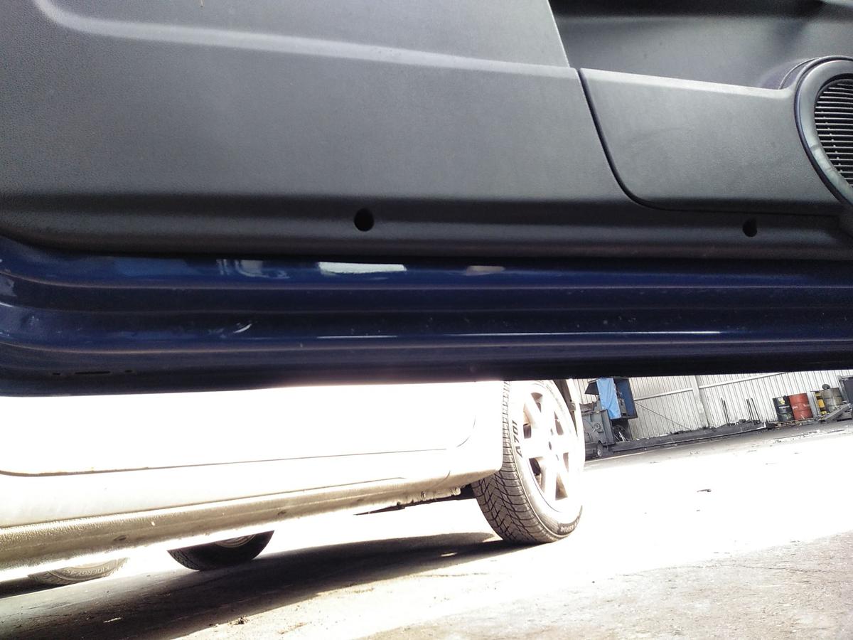 VW Fox 5Z T&uuml;r links Fahrert&uuml;r indienblau LL5M Bj.2009