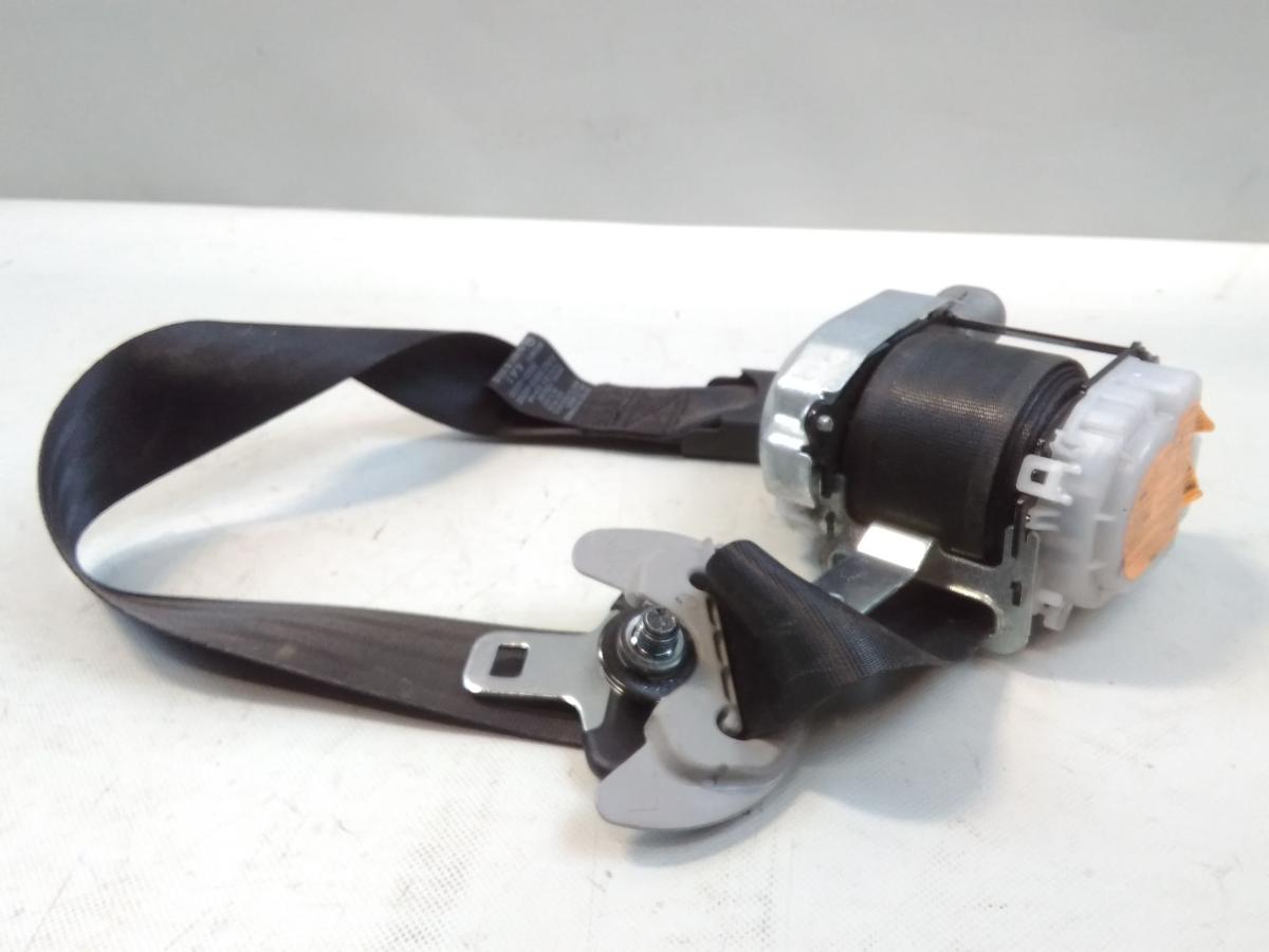 Hyundai i30 Kombi GD original Sicherheitsgurt vorn links schwarz BJ2015 unfallfrei