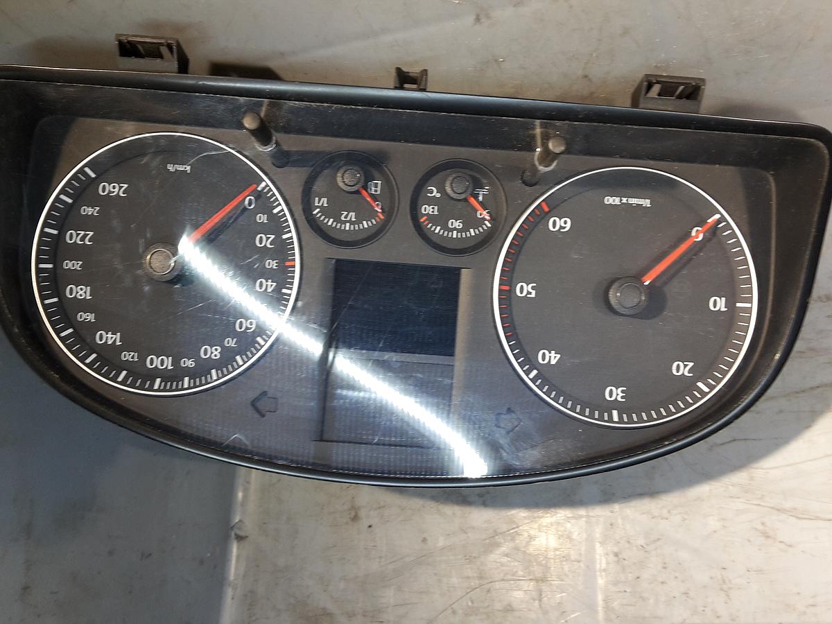 VW Caddy III 2KB Bj. 2009 org. Instrumentenkombination Tachometer