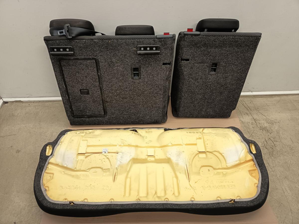 Skoda Octavia III Combi 5E original R&uuml;cksitzbank Stoff Armlehne schwarz Bj 2016