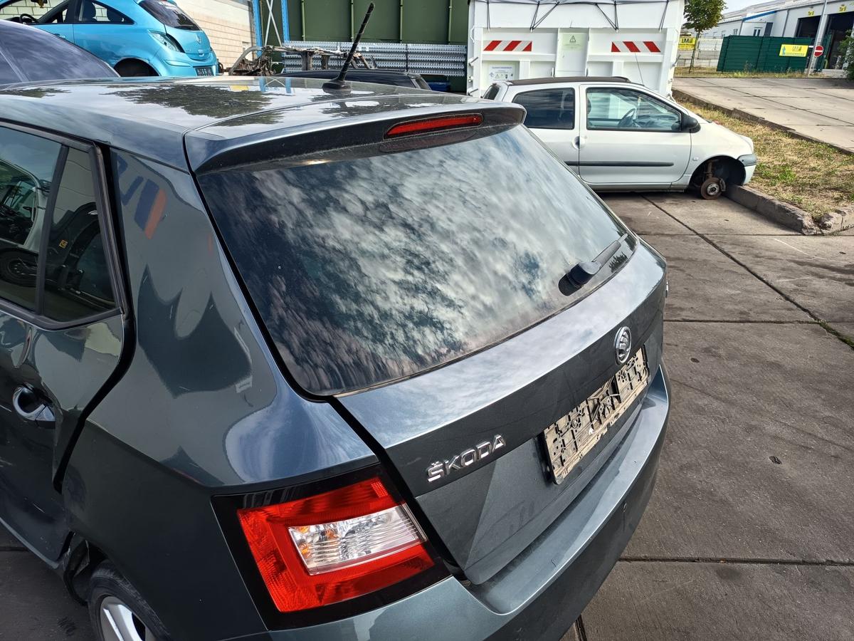 Skoda Fabia III NJ Limo original Heckklappe mit Scheibe F7Y Quarzgrau Bj 2015