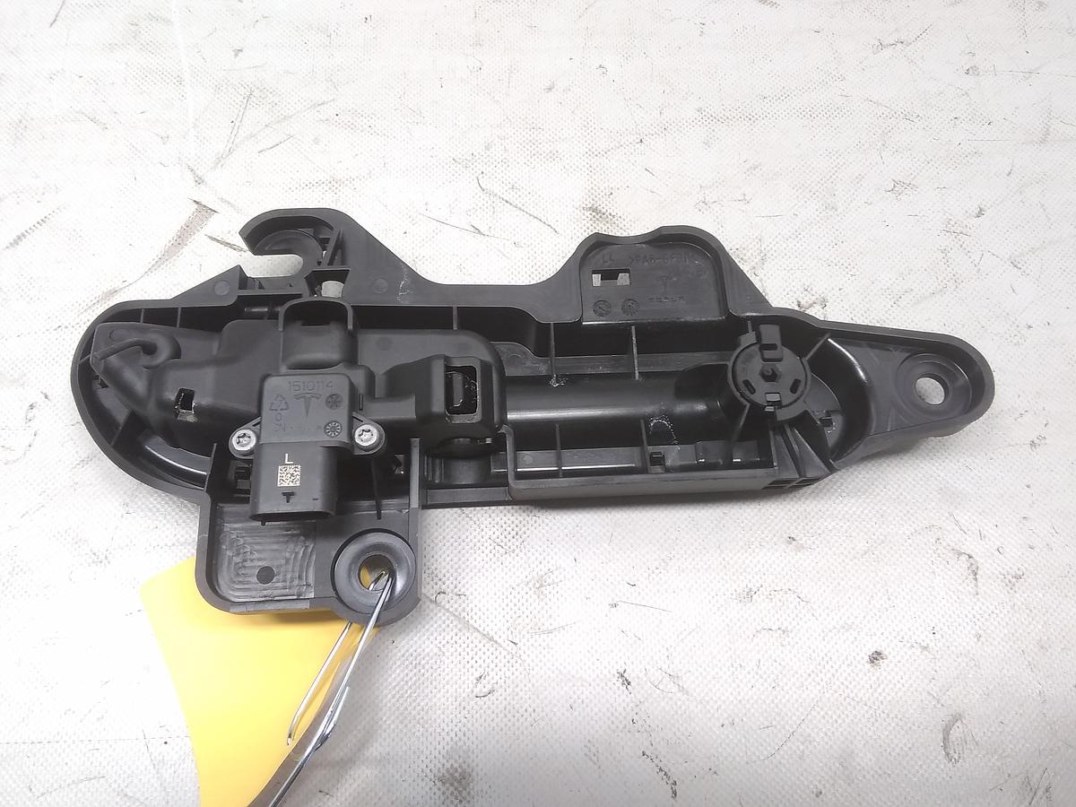 Tesla Model Y original T&uuml;rgriff links 1528114-00-D