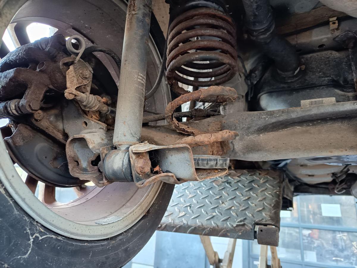 Mitsubishi Colt Z30 original Hinterachse Tr&auml;ger scheibengebremst f&uuml;r 4A90 Bj2005