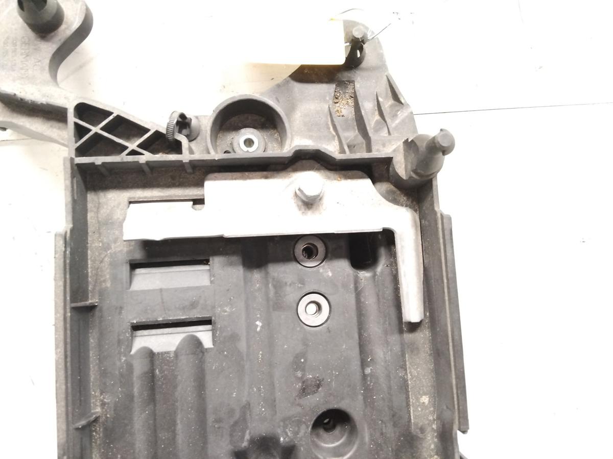 VW Golf Sportsvan original Batteriekonsole 1.4TSI 92kw CZCA Bj.2017