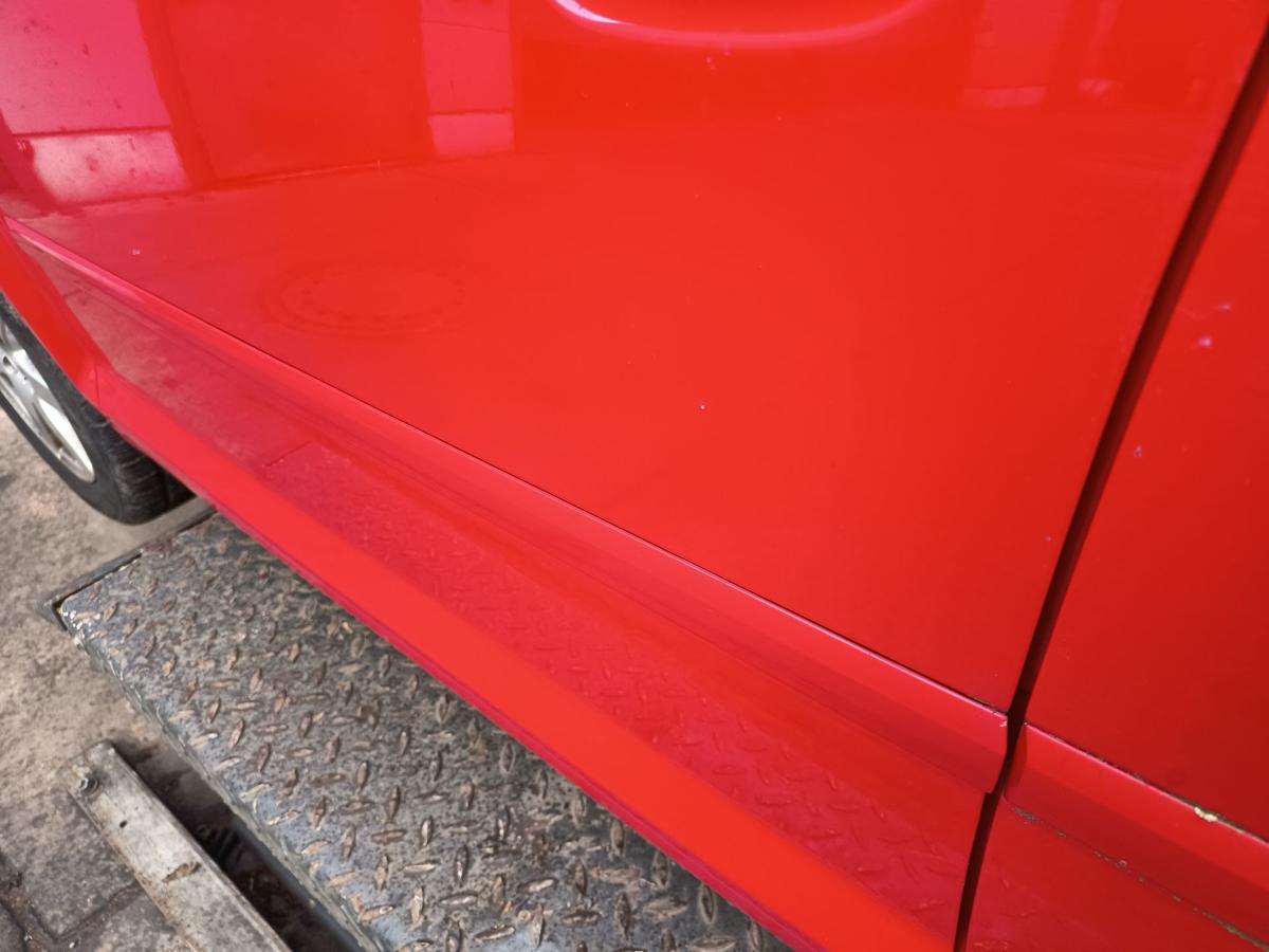 Audi A3 8PA original T&uuml;r vorn links Fahrer Y3J Brillantrot Bj 2005