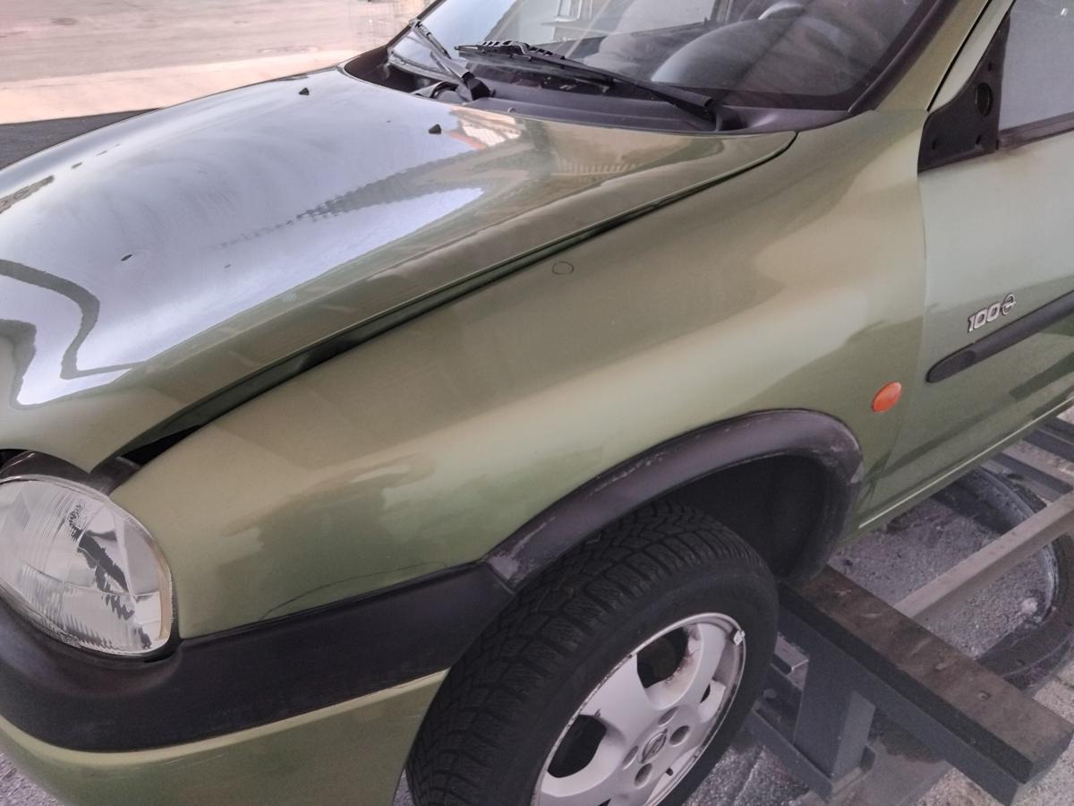Opel Corsa B original Kotflügel vorn links 49L kiwigrünmetallic BJ2000