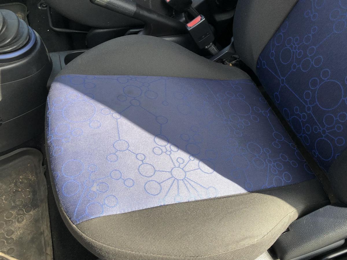 Ford Fiesta JD JH MK6 Sitz vorn links Fahrersitz nur 3 t&uuml;rer Stoffsitz Autositz