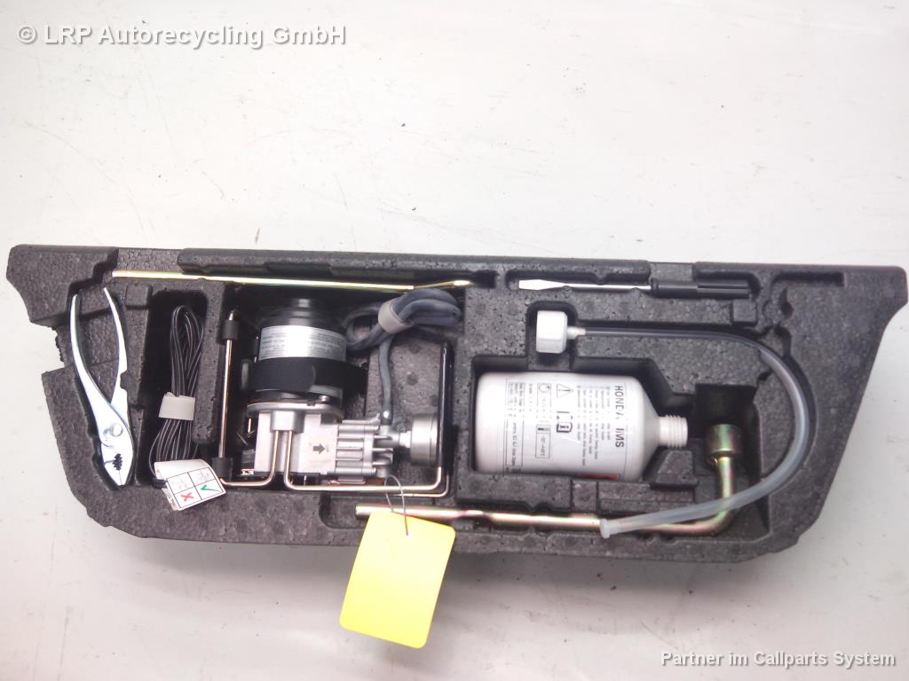 Honda Accord CM Kombi BJ2004 Pannenset inkl. Bordwerkzeug in Werkzeugbox