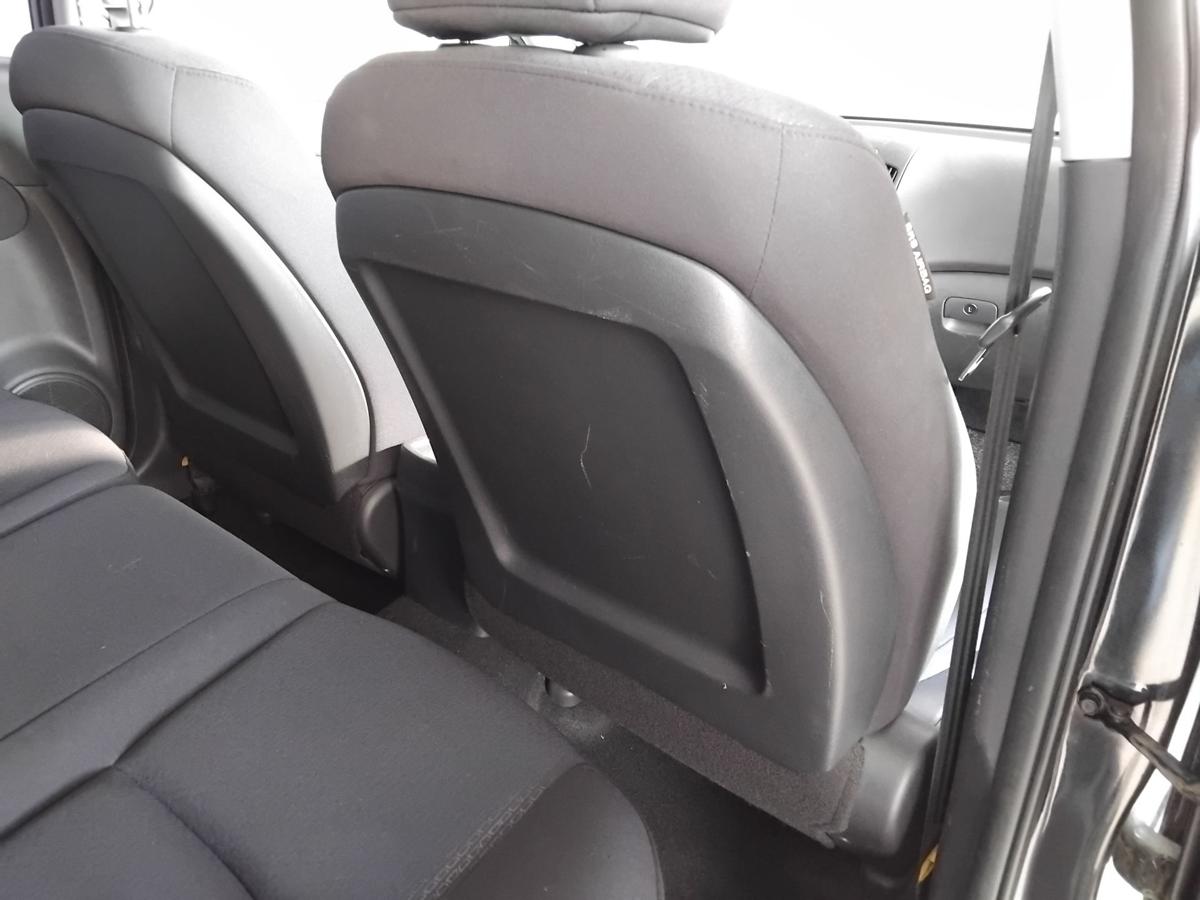 Hyundai i30 FD orig Sitz vorn rechts Beifahrersitz Stoff 5t&uuml;rig BJ2008