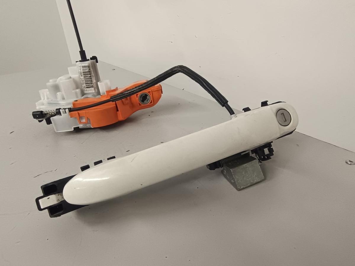 Ford KA RU8 Bj 2010 original Türschloss vorn links mit Außengriff Crystal Weiß