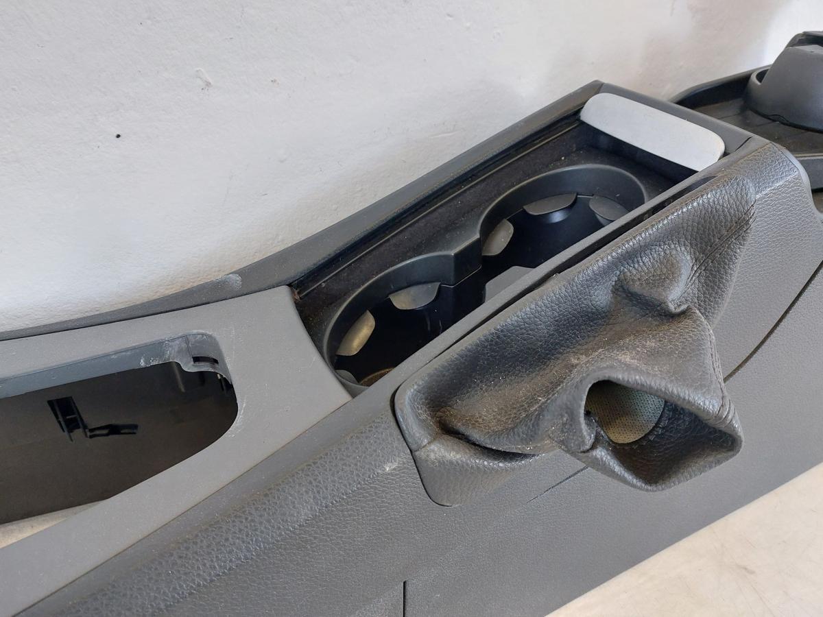 Volvo V70 S Mittelarmlehne vorn Mitteltunnelverkleidung Armlehne vorn OEM