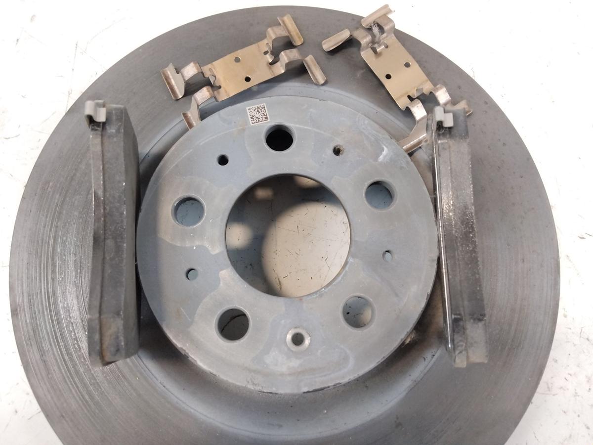 Tesla Model Y original Satz Bremsscheiben + Beläge Vorderachse 355x25mm Bj.2023