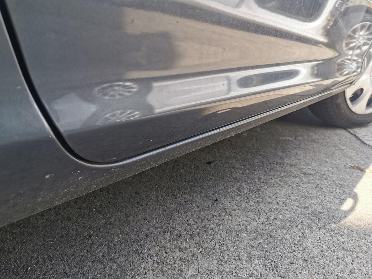Opel Corsa D Beifahrertür Tür Autotür Rohbau vorn rechts Z177 Karbongraumet 3trg