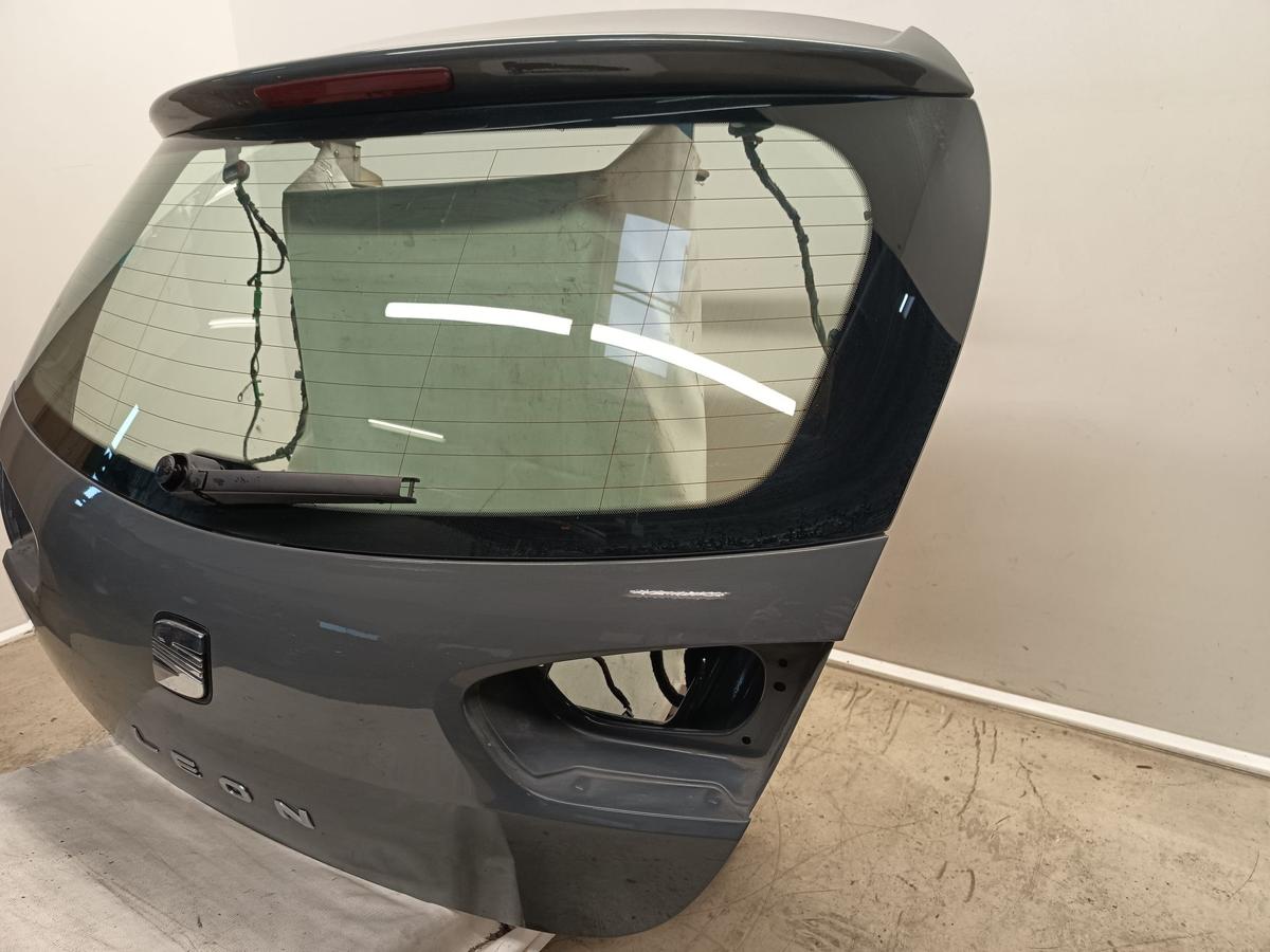 Seat Leon 1P Facelift Bj 2009 original Heckklappe mit Scheibe LZ7X Nimbusgrau