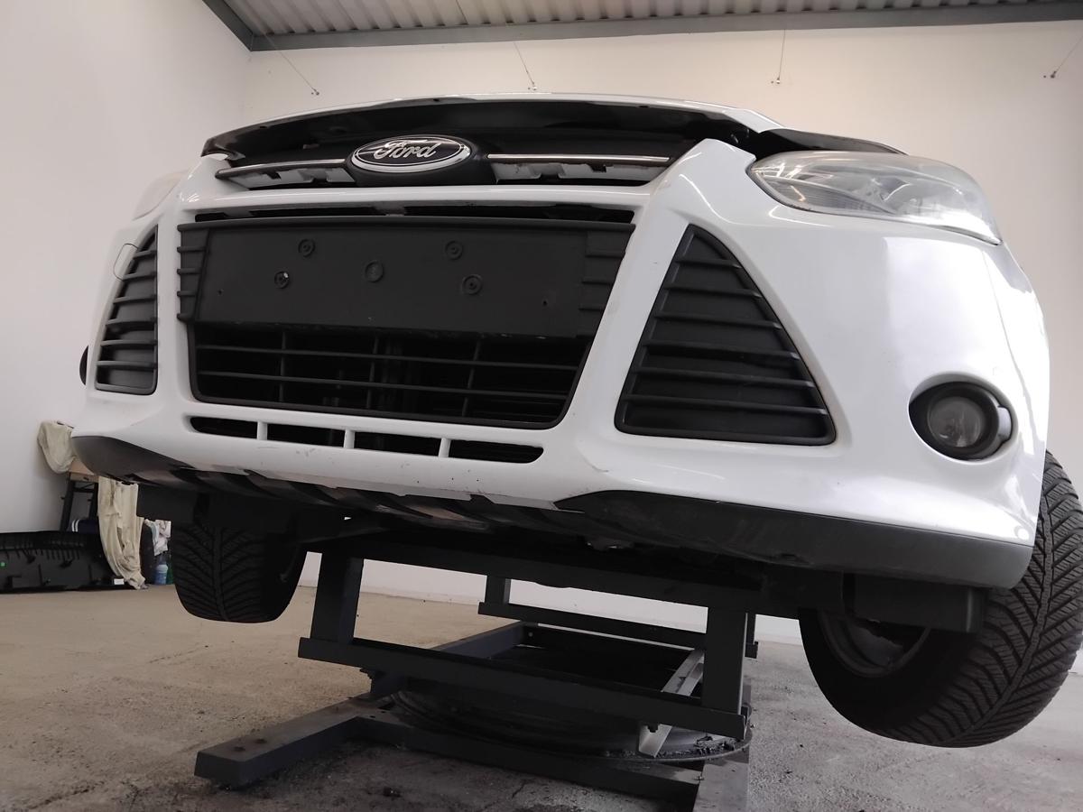 Ford Focus 3 DYB original Sto&szlig;stange Sto&szlig;f&auml;nger vorn frostweiss BJ2013