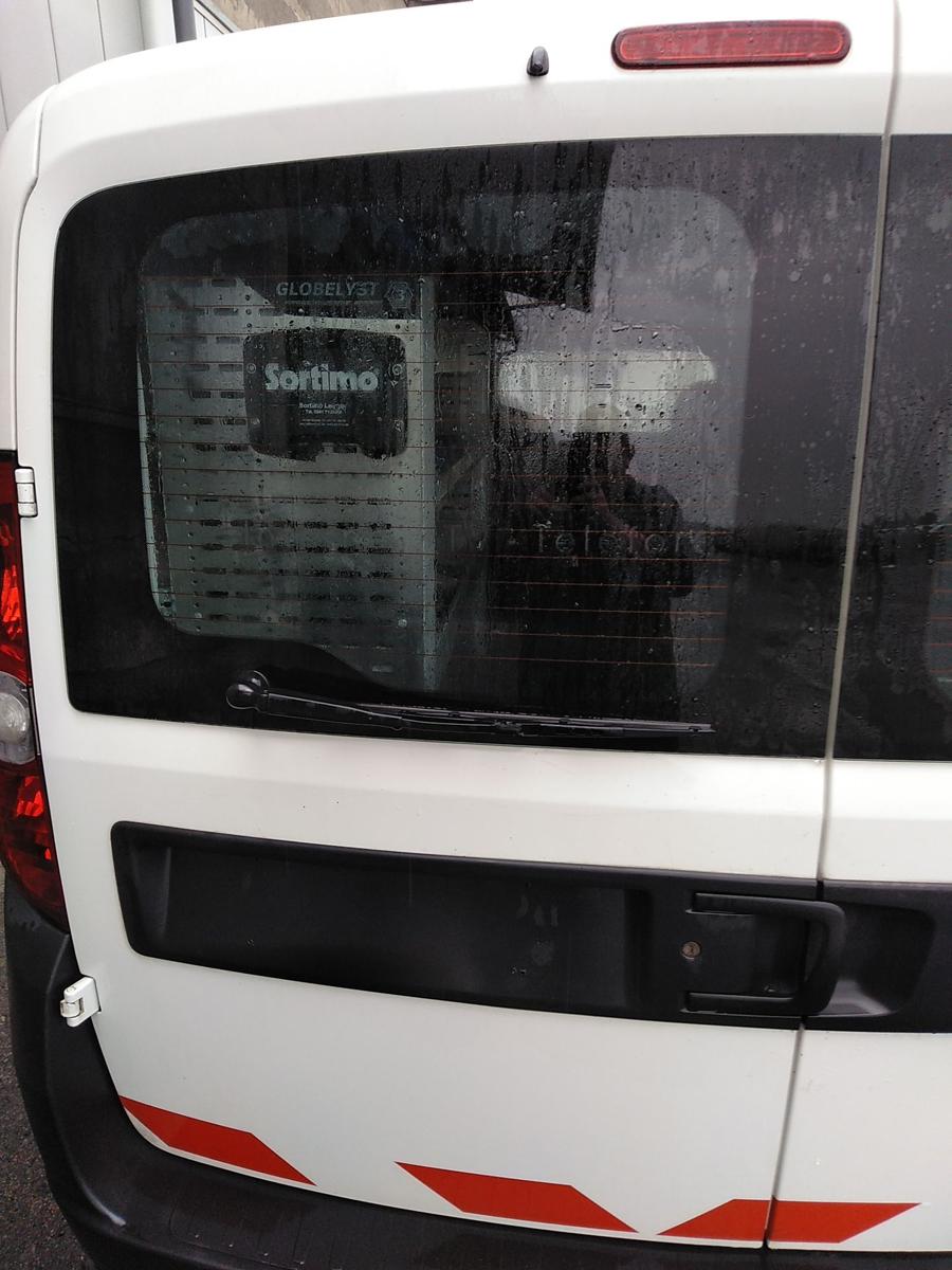 Opel Combo D Hecktür Heckflügeltür links polarweiss 249 mit Scheibe Bj.2014
