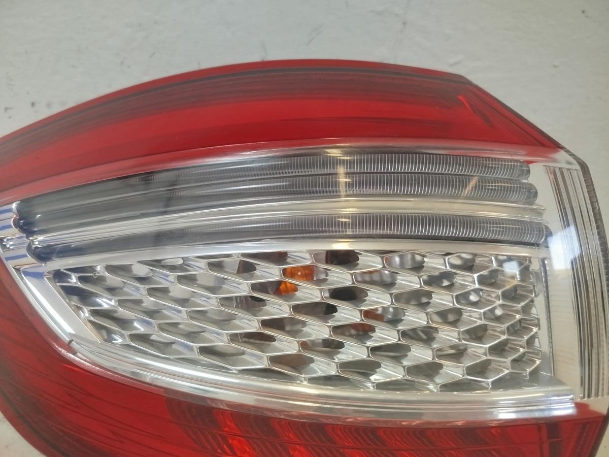 Ford Mondeo MK4 BA7 Turnier R&uuml;ckleuchte links au&szlig;en Ecke Facelift R&uuml;cklicht