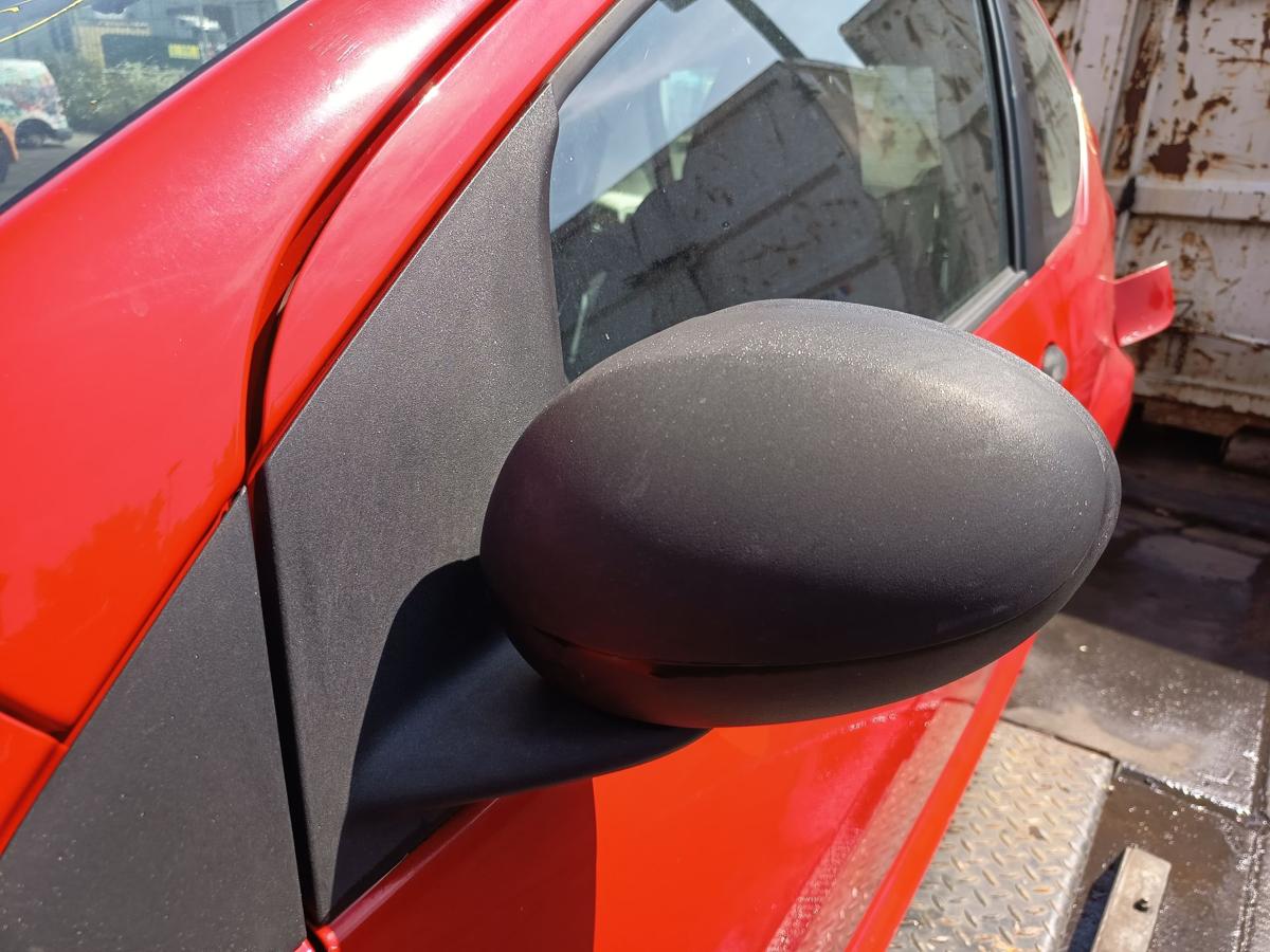 Peugeot 107 original Aussenspiegel links manuell unlackiert Bj 2008