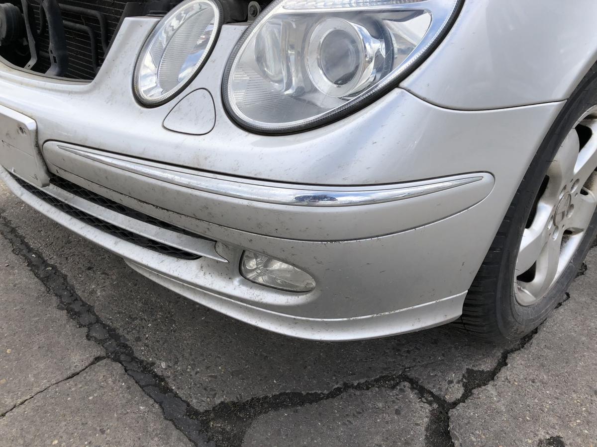 Mercedes E Klasse W211 Sto&szlig;f&auml;nger vorn Nebelscheinwerfer SRA 744 silber SCHADEN