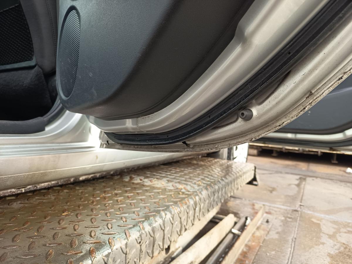 Hyundai i20 original T&uuml;r hinten rechts Fond FG Seek silver Bj 2012