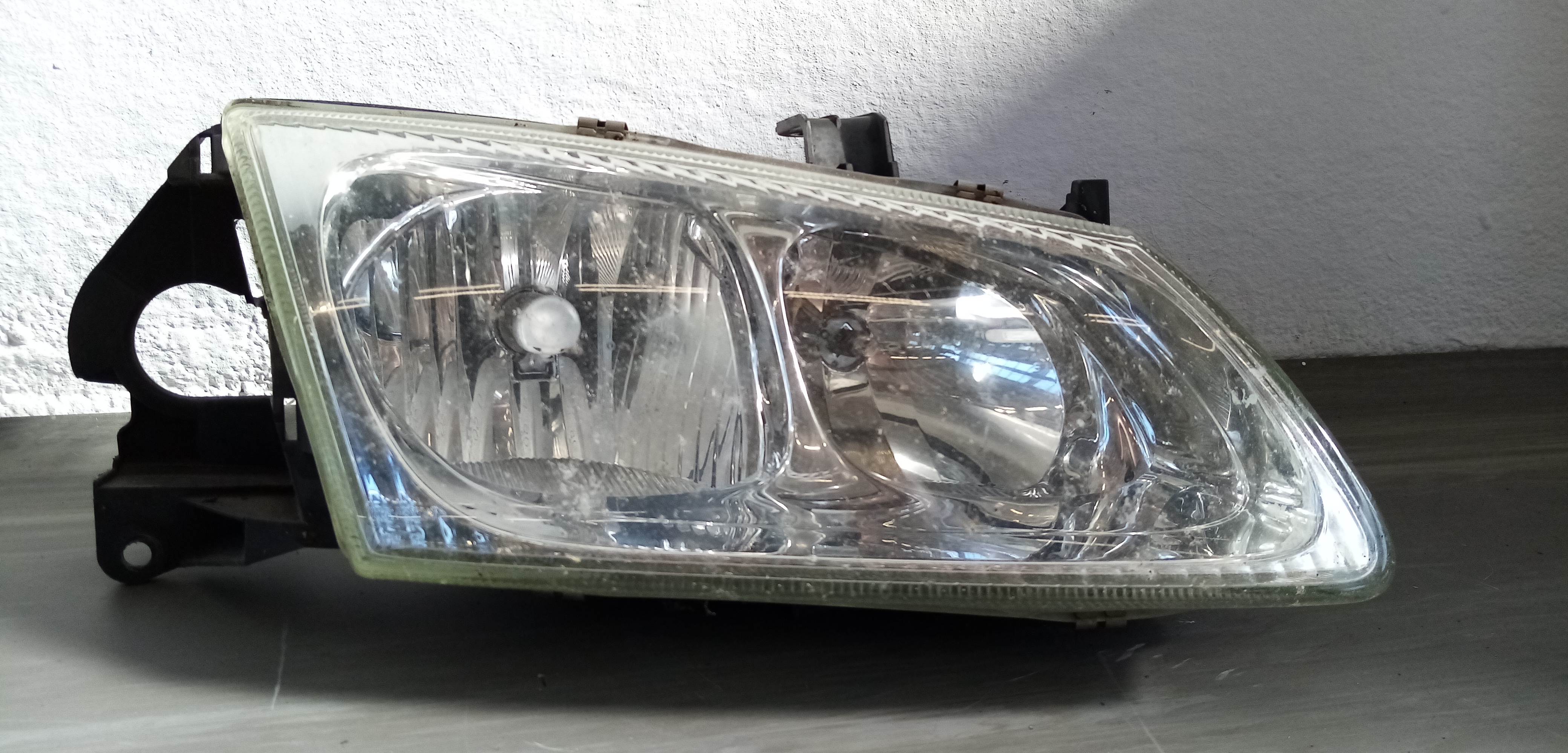 Nissan Almera N16 Bj.01 Limo Scheinwerfer rechts Halogen bis 2002