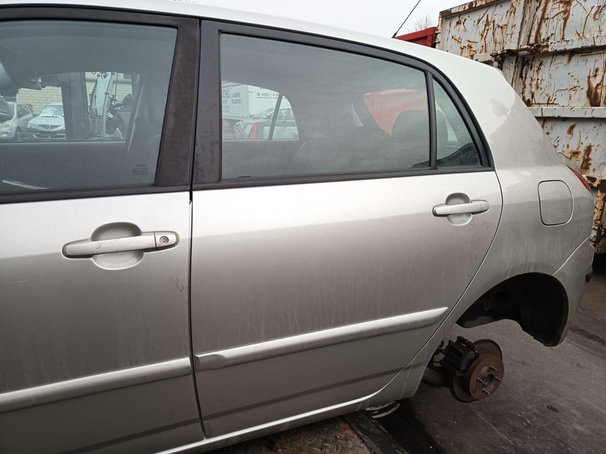 Toyota Corolla E12 original T&uuml;r hinten links 1C0 Silber Baujahr 2006