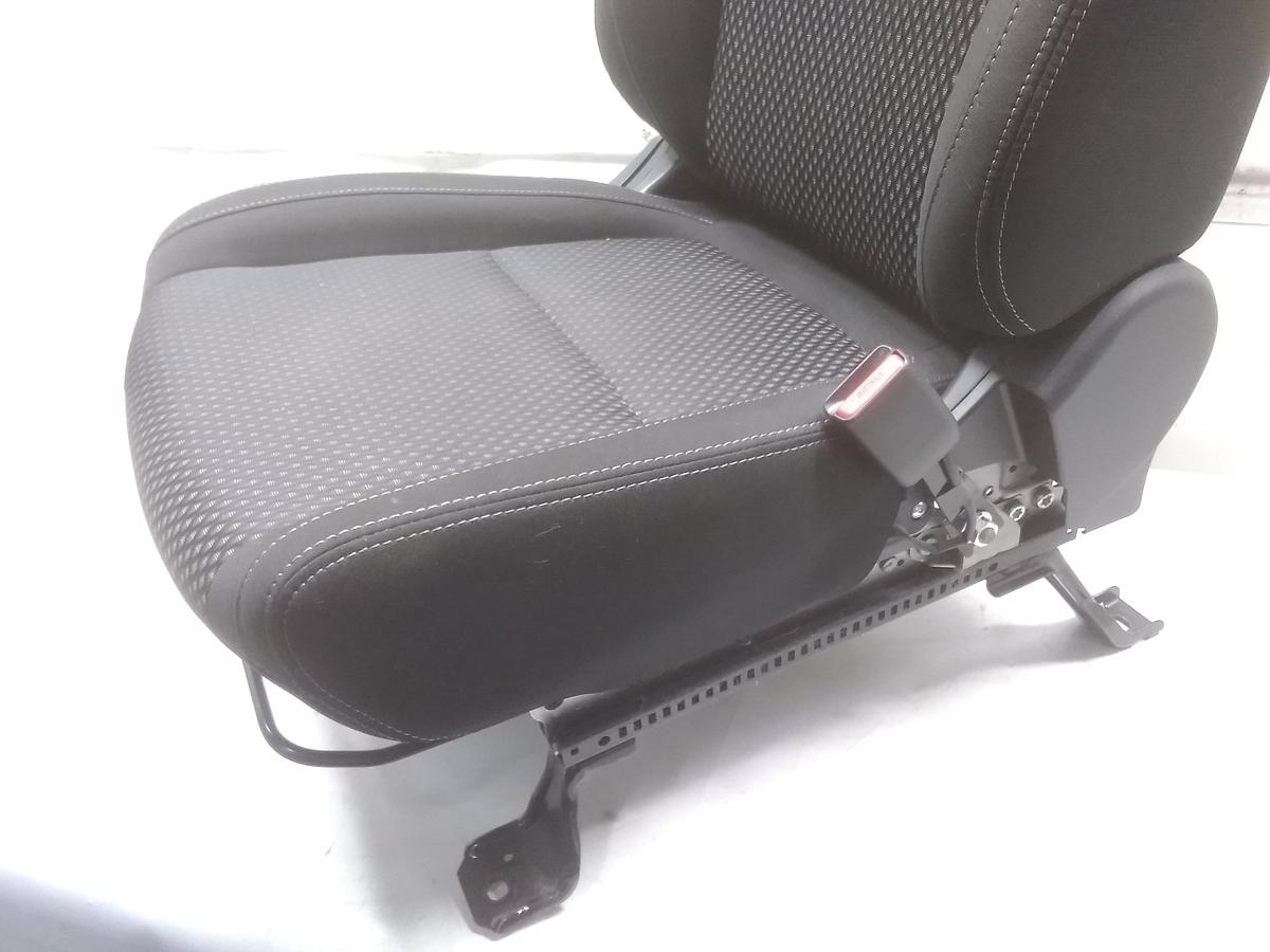 Mitsubishi Outlander 3 GF Bj.2016 Sitz vorn rechts Beifahrersitz beheizt Bj.2016 Stoff schwarz