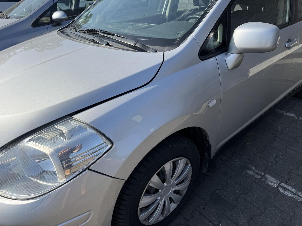 Nissan Tiida original Kotfl&uuml;gel vorn links K23 Brilliant Silver Metallic Bj.2009